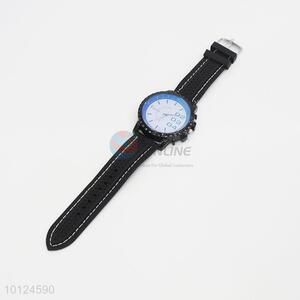 Black silicone strap man wrist watch