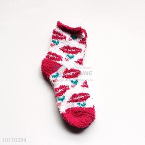 Newfangled Lip Design Polyester Socks for Keeping Warm