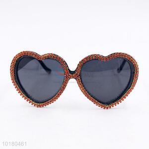 Good quality decorative loving heart shaped sunglasses