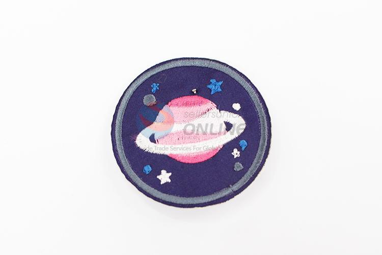 2017 Hot selling round shape embroidery badge brooch