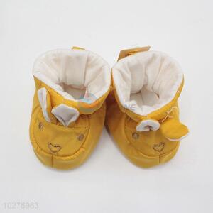 Good quality yellow rabbit design newborn baby shoes