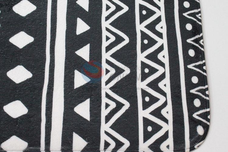 High Sales Plastic Black Color Geometric Pattern Flannel Door Mat Floor Mat