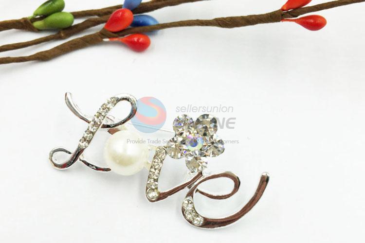 Beautiful Women Rhinestone Brooch/Breastpin in LOVE Shape