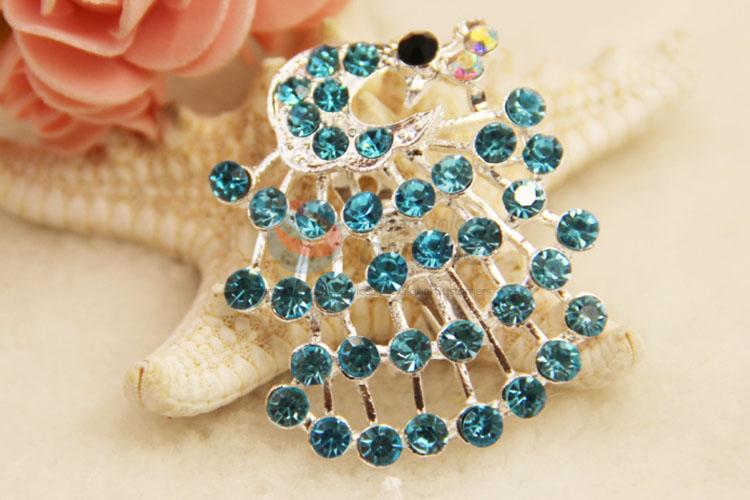 Peacock Shaped Crystal Breastpin for Dress Decoration