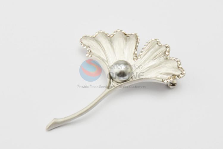 Nice classic cheap ginkgo leaf brooch