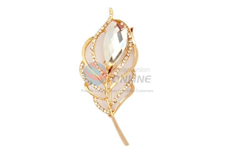 Wholesale ecofriendly alloy leaf shaped brooch