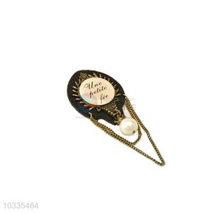 Cheap promotional best selling pearl brooch