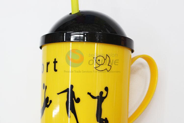 Fashion Plastic Water Cup with Spoon