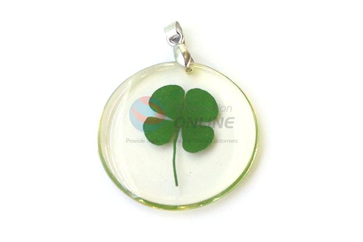 Popular Four-Leaf Clover Pendant With Gold Chain