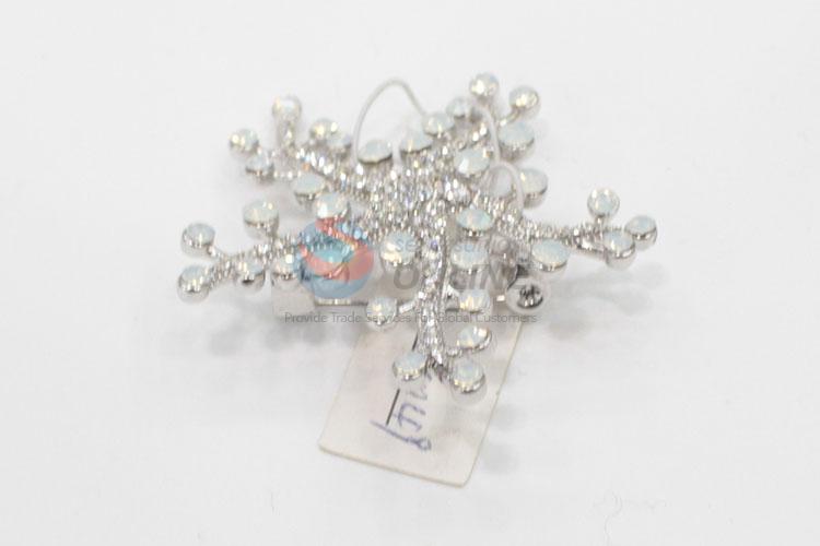 Newest design low price brooch