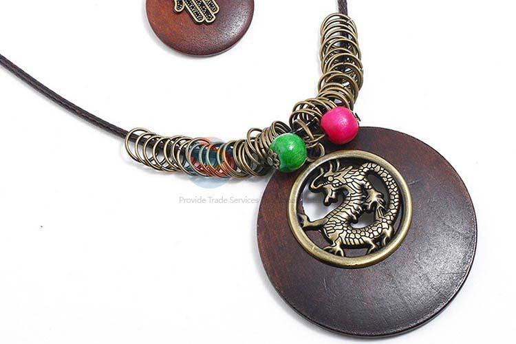 Competitive price vintage alloy pendant wooden necklaces