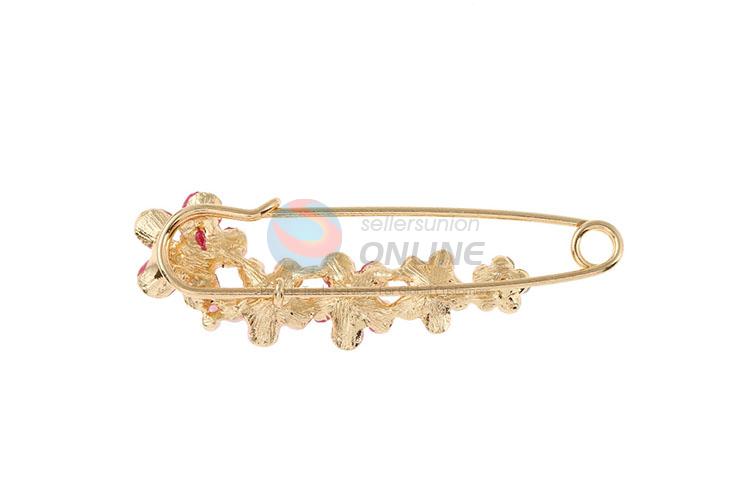 China wholesale safe pin shape flower alloy brooch