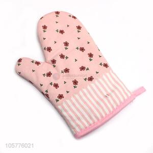 China suppliers kitchen tool microwave oven insulated hand gloves