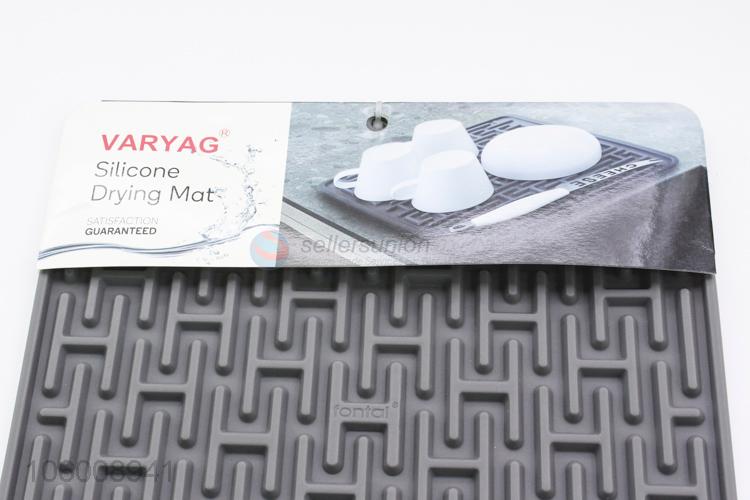 Best selling square maze embossing silicone cup mat
