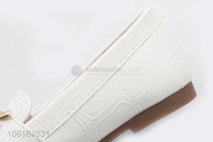 The Fashion Design White Color Child Soft Comfortable Peas Shoes