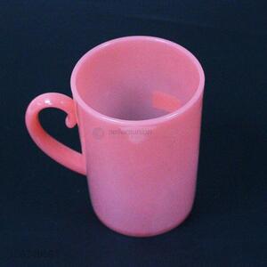 Low price home use plastic cup with handle