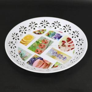 Hot selling round hollowed-out plastic serving tray