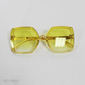 Wholesale price chic men women uv400 sunglasses plastic sunglasses