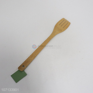 High quality kitchen tools long handle wooden leakage shovel