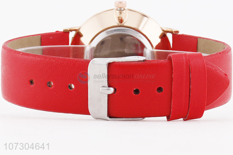 Hot Selling Casual Watch PU Watchband Wrist Watch