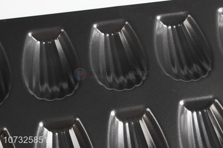 Direct Price 12 Cavities Cast Iron Shell Shaped Bakeware Cake Mold