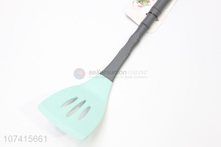 Wholesale Price Long Handle Colorful Silicone Leakage Shovel