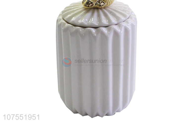 Wholesale White Ceramic Storage Jar With Gold Frog Decoration Ceramic Lid