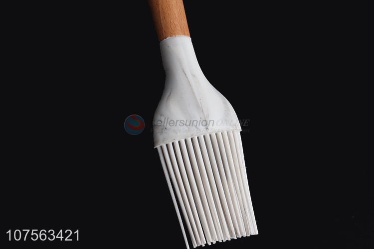 Good Factory Price Kitchen Accessories Wooden Handle Silicone Brush