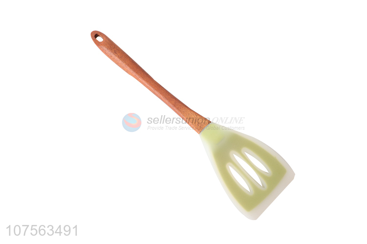 Good quality cooking tools translucence silicone slotted shovel with wooden handle