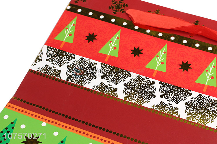 Wholesale durable Christmas paper gift bag paper present bag