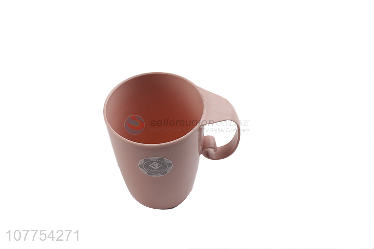 Unique Design Plastic Water Cup Drinking Cup With Handle