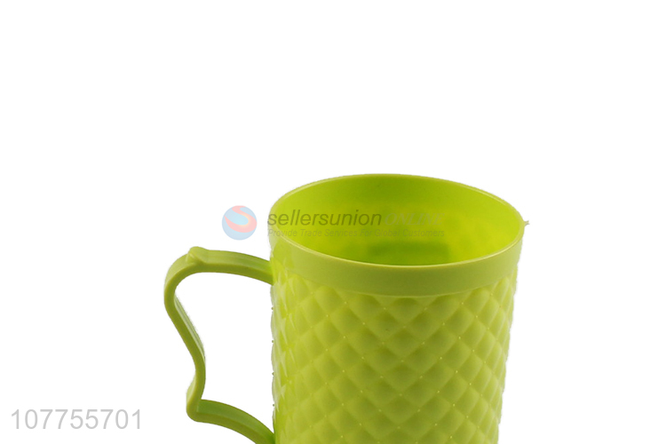 Fashion Colorful Plastic Cup Water Cup Tooth Mug With Handle