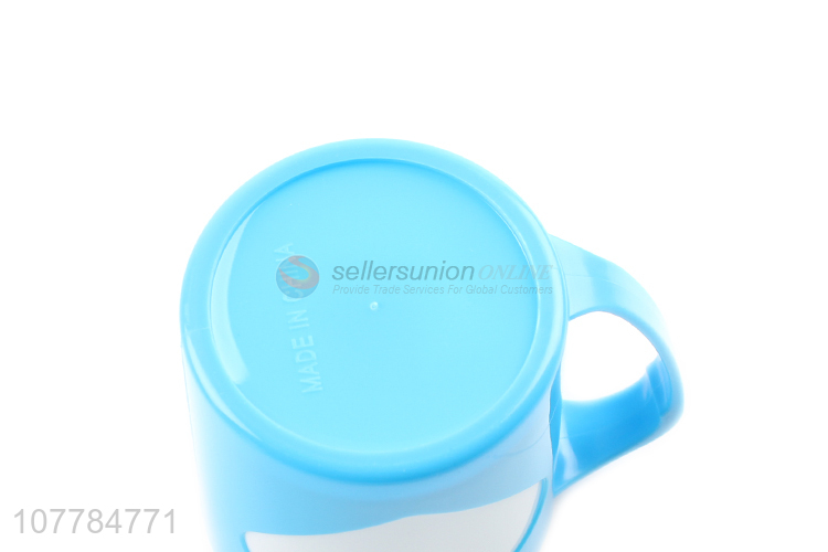 Top product plastic water cup with heart pattern