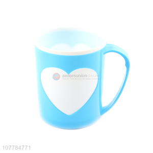 Top product plastic water cup with heart pattern