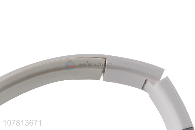Low price wholesale white headphone telescopic earphone