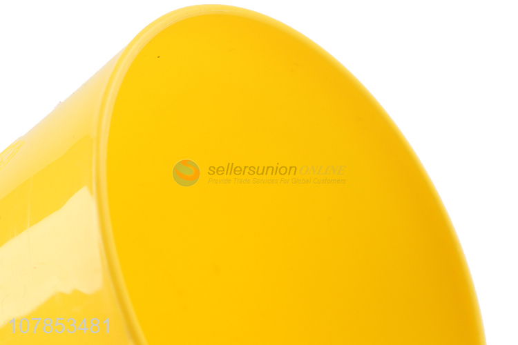 Yiwu wholesale yellow plastic gargle cup household drinking cup