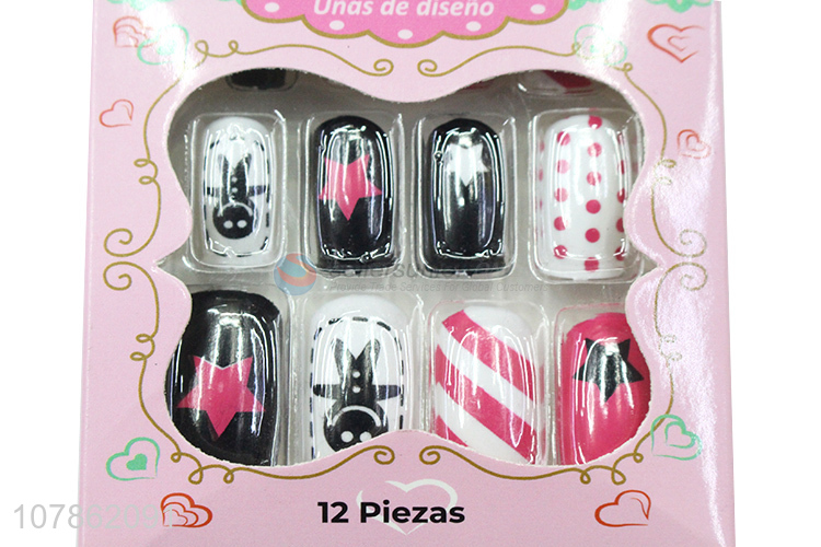 Creative Printing 12 Pieces Fake Nail Set For Ladies