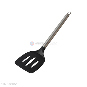 Low price wholesale three-hole shovel household kitchen spatula