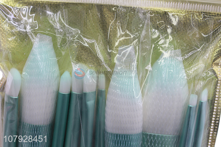 Hot selling green plastic makeup brush ladies makeup tools set