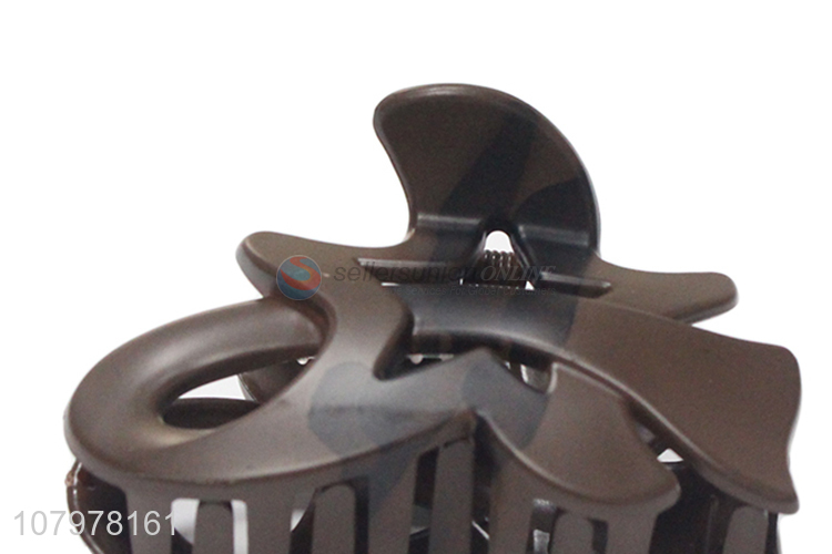China wholesale plastic claw clip ladies temperament shark clip