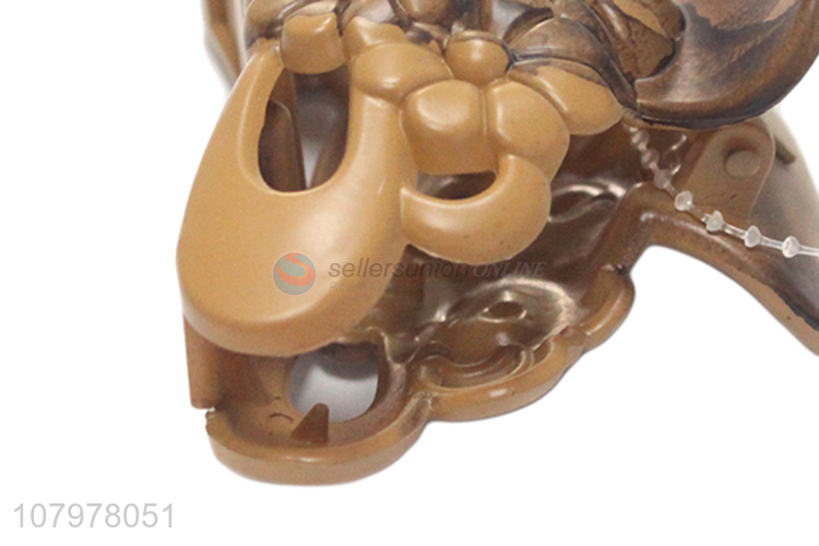 Low price wholesale temperament claw clip lady plastic grasping clip
