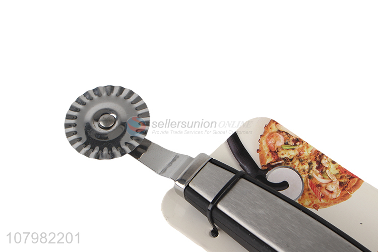 New silver stainless steel mini pizza cutter for household kitchen