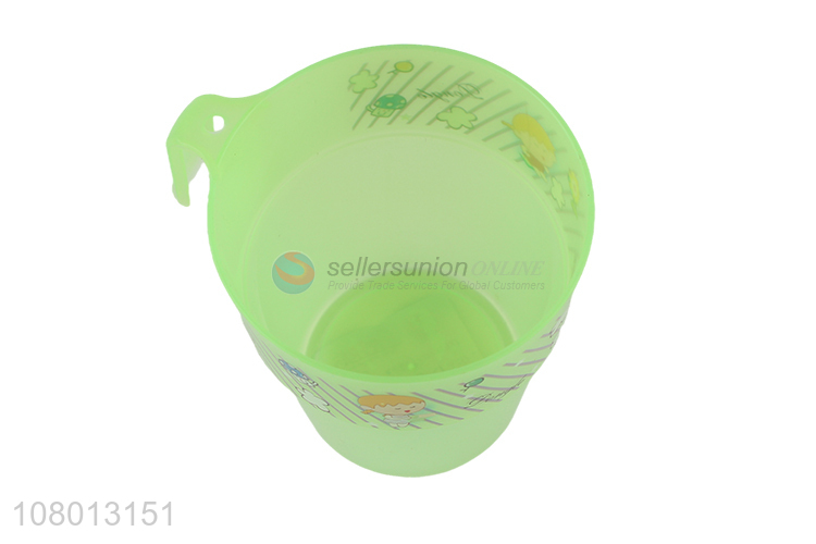 Good wholesale price green plastic water cup mouthwash cup