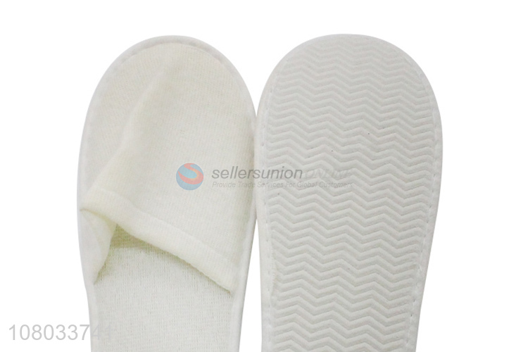 Low price non-slip disposable hotel slippers for travel closed toe spa slipper