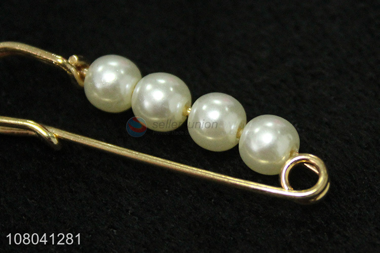 Low price white pearls women brooch lapel pins wholesale