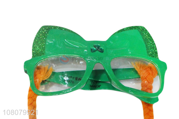 Wholesale price green plastic creative glasses for party decoration