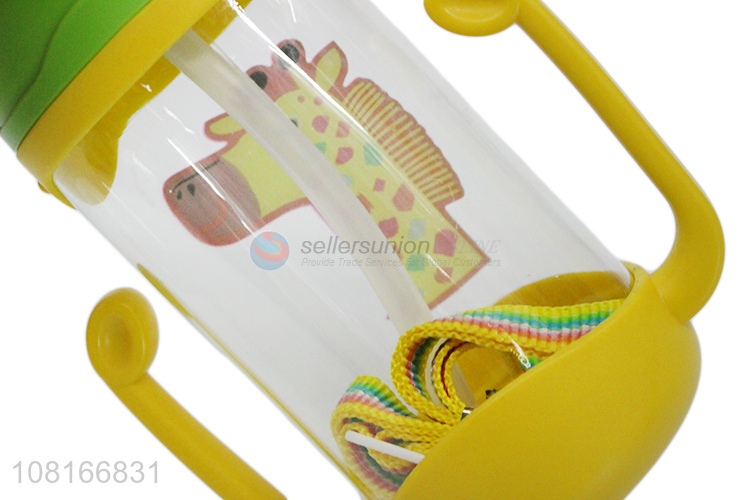 China factory yellow cartoon water cup with straw for babies