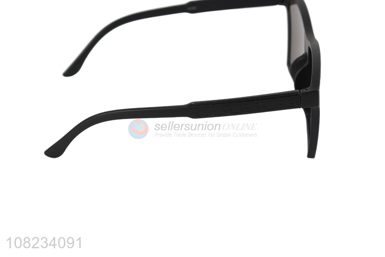 Yiwu wholesale fashion discolor PC sunglasses for travel