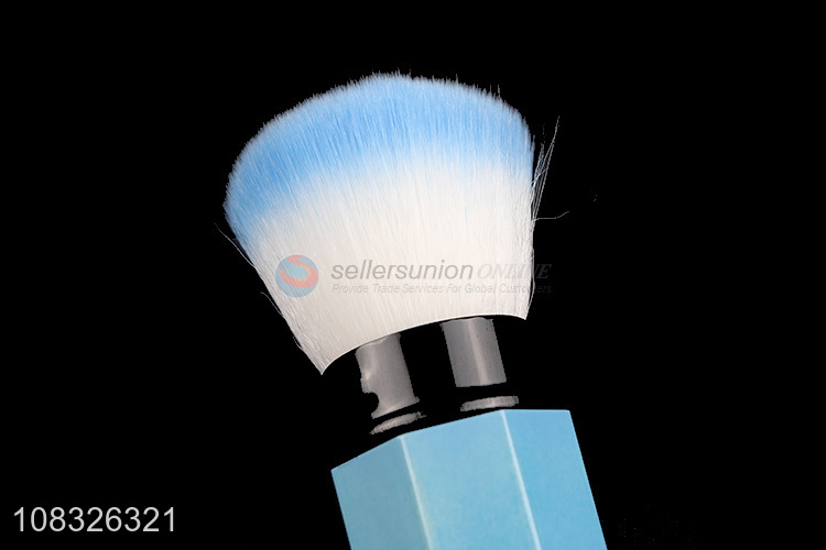 Yiwu Market Plastic Powder Brush Portable Makeup Brush