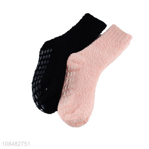Wholesale anti-slip coral fleece women socks with silicone grippers